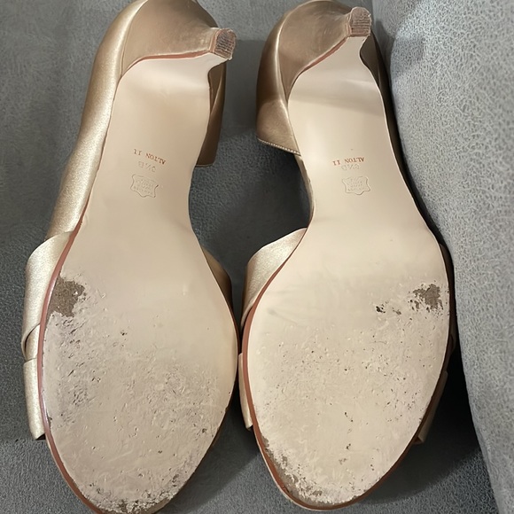 Size 8.5 beautiful - Picture 5 of 7